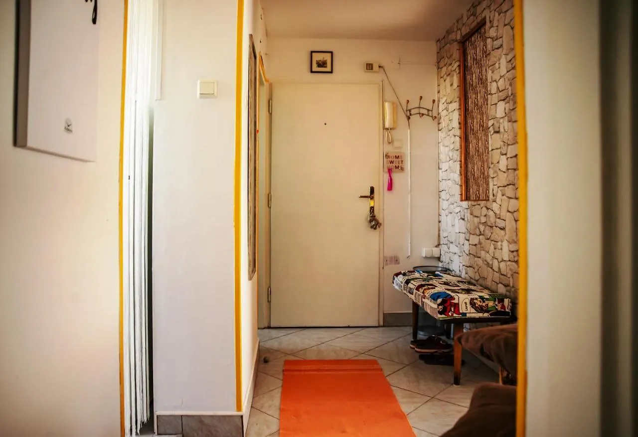 Urban Oaza Apartment Pula 0*,