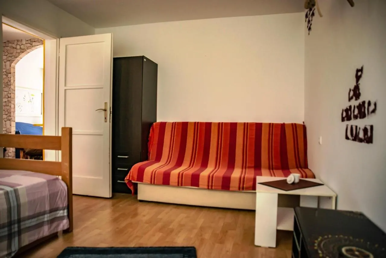Urban Oaza Apartment Pula 0*,  Croatia